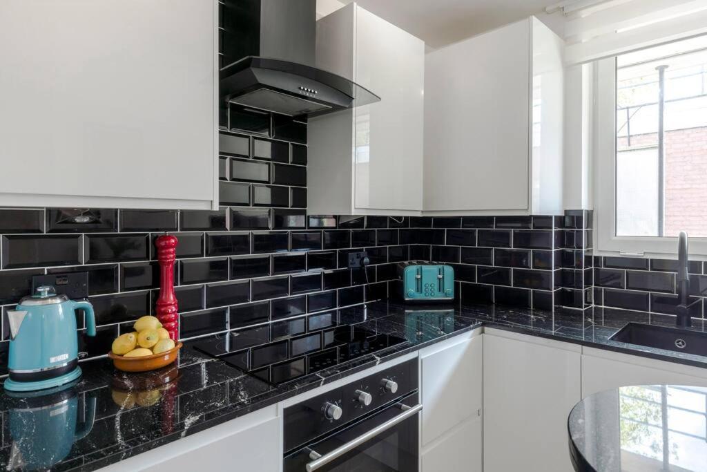 The Clarence, Central London Apartment W/ Wifi Buitenkant foto