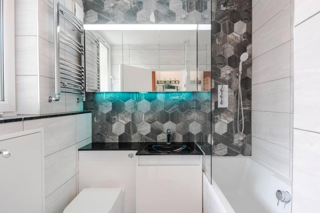 The Clarence, Central London Apartment W/ Wifi Buitenkant foto